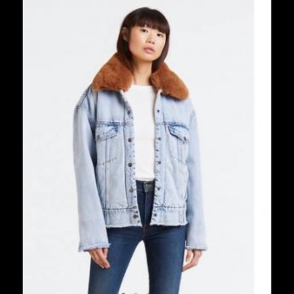 Levi’s Oversize Jean Sherpa Trucker Jacket - XS